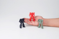 「機動戦士ガンダム」“ザクII”を何時でも何処でも組み立てられる！ カプセルトイ「ガシャプラ」に新登場 画像