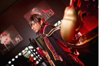 【コスプレ】人気男性レイヤー・NaGi、“赤の魔術師”立体感ある褐色メイクに注目！【ウルアコKATEブース】 画像