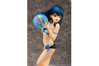 「SSSS.GRIDMAN」宝多六花がビーチボールで夏満喫！水着姿でフィギュア化 画像