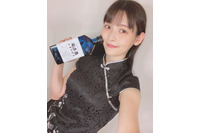 上坂すみれが「おうち飲み」用のプレイリストをインスタで公開！ウォッカ片手のチャイナ服ショット披露 画像