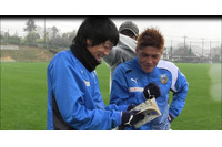 反動蹴速迅砲をリアルに見た！現役Ｊリーガーが「キャプテン翼」必殺シュート実現の第2弾 画像