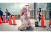 【コスプレ】『東方Project』パチュリーが艶やかな表情で見つめてくる！引きこもりのお嬢様がビッグサイトに降臨【写真9枚】 画像