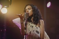 実写ドラマ「パリピ孔明」アヴちゃん（女王蜂）、世界的歌手マリア・ディーゼル役でドラマ初出演！ 歌唱映像も初お披露目 画像