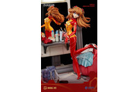 お値段約12万円、1/4スケールの大迫力！「エヴァンゲリオン」より「アスカ」が大型スタチュー化―重厚感ある台座まで凄まじい作り込み 画像