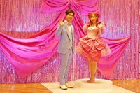 【推しの子】がドレス&タキシードに！ 高橋李依と大塚剛央がウェディングスタイルで夢ごこち「アイドル気分になれます！」 画像