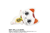 「ダンダダン」“クソだらあ！” ターボババア（招き猫）が両手足を動かせる50cmのぬいぐるみで登場！ 画像