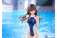 美脚＆艶髪がブールサイドで眩しい…！「彼女、お借りします」水原千鶴の競泳水着フィギュアが再版♪ 水色＆桃色も追加ラインナップ 画像