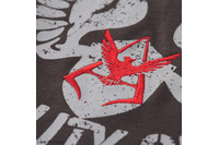 「ガンダム」リアルアーミー感漂うミリタリージャケット＆Tシャツが登場！ ザクIIとシャア率いるA12部隊の2カラー展開 画像