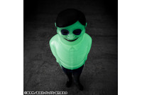 「ダンダダン」セルポ星人が不敵な笑みで…“バナナをください”!? 暗闇で光るフィギュアで登場 画像