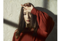 Uru　J-POP界の珠玉の名曲「エイリアンズ」のカバーで聴かせるヴォーカル力！リリックビデオを公開 画像