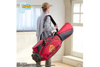 キャディバッグ シャア専用ザク、出る！「ガンダム」のゴルフグッズでグリーンに立つ!! 画像