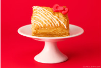 ハローキティ×りんごが大人可愛い＆美味しい♪ クーラーバッグやミニプレートも！焼きたてカスタードアップルパイ専門店「RINGO」コラボ　 画像