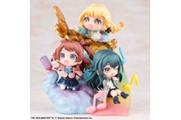 「学園アイドルマスター」花海咲季、月村手毬、藤田ことねの3人が集まったデフォルメフィギュア登場！描き下ろしクリアカードも付属 画像