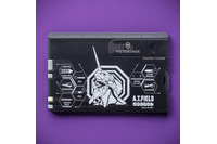 「エヴァ」暴走する初号機＆獣化・2号機をスマートにデザイン！ハサミやピンセット…便利な10種ツールがひとつに！カード型マルチツール登場 画像