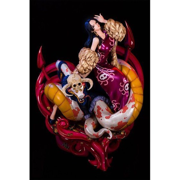 ワンピース」ボア・ハンコック、美しさもサイズも大迫力！DVD