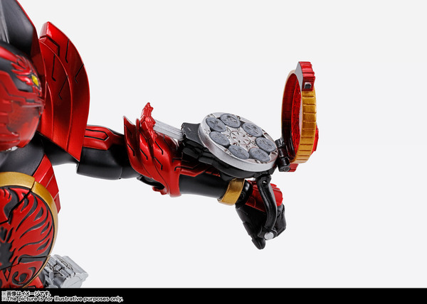 仮面ライダーオーズ」アンク、行くよ...タカ！クジャク！コンドル  