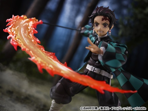 鬼滅の刃」竈門炭治郎がアクションフィギュアに！ 関節パーツで劇中シーンの再現可能＆小さくなった禰豆子も付属 | アニメ！アニメ！