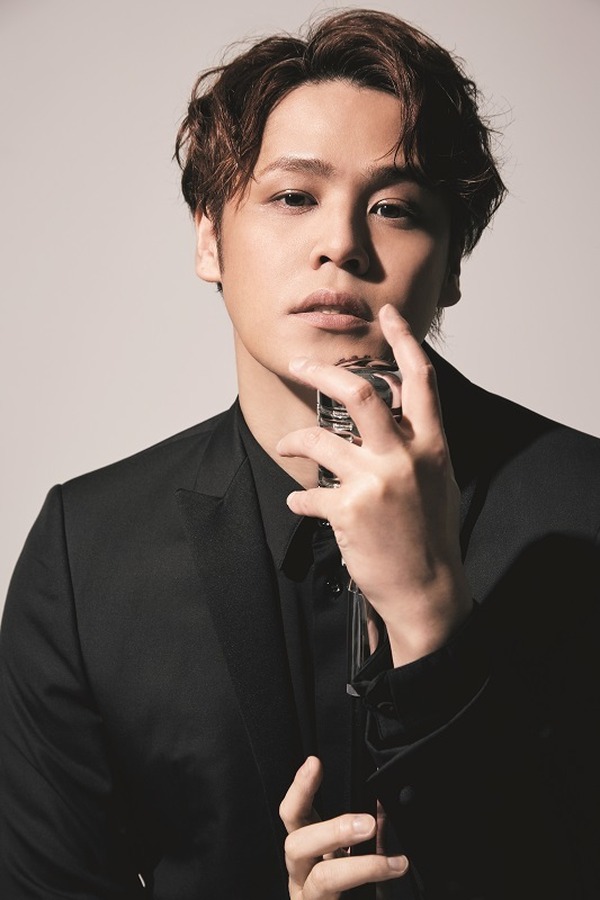 切り抜き◆宮野真守 426ページ(声優/大量/声グラ他声優雑誌) 声優・宮野真守が働く女性に響く大人の色気を披露…「Oggi」8月号に登場