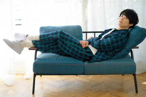 土岐隼一「ラジオ 喫茶トキノワ」300回配信記念グッズが販売！ 撮り