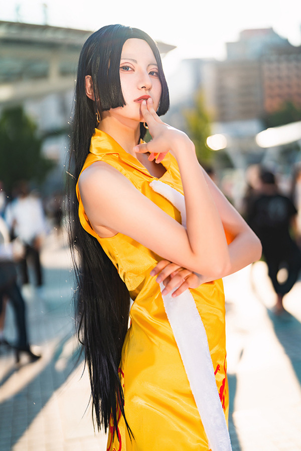 コスプレ】『ONE PIECE』ボア・ハンコックが高貴な美しさ放つ