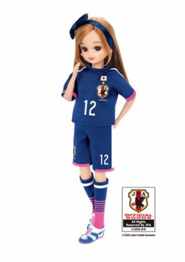 リカちゃんが女子サッカーを応援 なでしこジャパンモデル 5月23日発売 