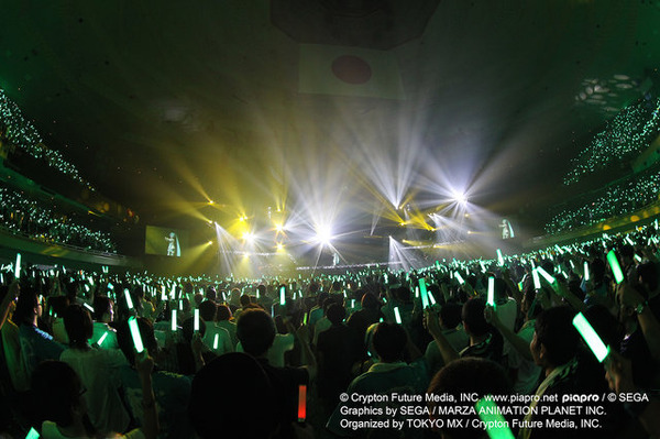 デビューから8年、ついに初音ミクが武道館に「マジカルミライ 2015