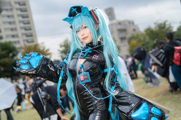 コスプレ】猫耳ナースミクにセクシーマリン船長、創作インキュバスまで