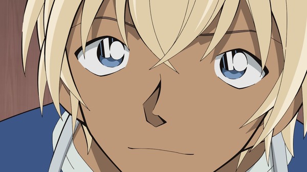 名探偵コナン」安室透が誰かに電話…！キッドが盗んだお宝＆変装