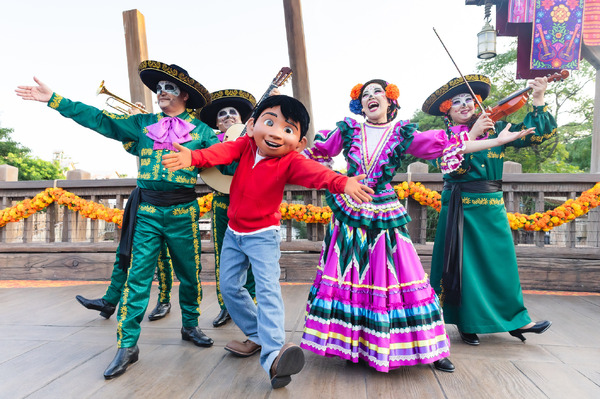 ミゲルも登場！東京ディズニーシー、ディズニー＆ピクサー映画「リ