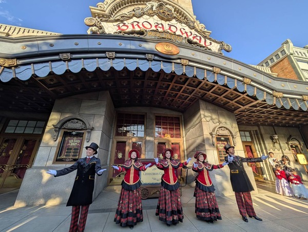 東京ディズニーシーのクリスマスも見逃せない！ホリデーのアトモスが