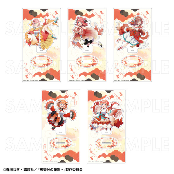 五等分の花嫁」三玖、四葉たちが“金魚絢爛”で華やかなドレス姿に