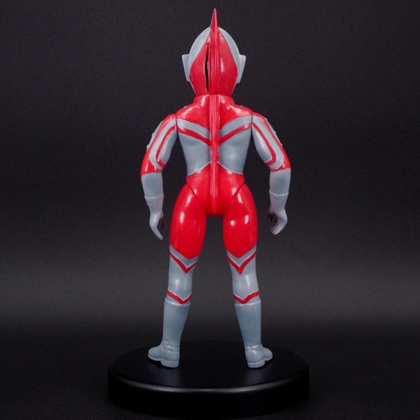 ウルトラマン」“マスク取れゾフィー”ソフビや、ゼットンTシャツも