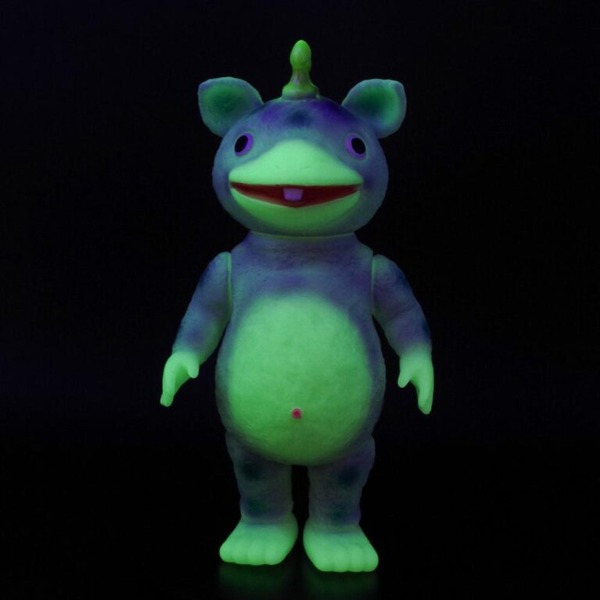 ウルトラマン」“マスク取れゾフィー”ソフビや、ゼットンTシャツも