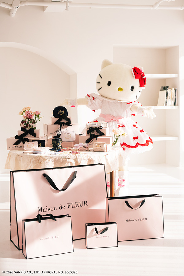 ハローキティ、いちごのリボンで上品おめかし♪「Maison de FLEUR
