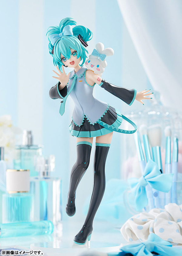 初音ミク シナモロール コラボフィギュア まとめ売り お揃いのリボンと髪型で笑顔のポーズ♪ 初音ミク×シナモンのコラボ