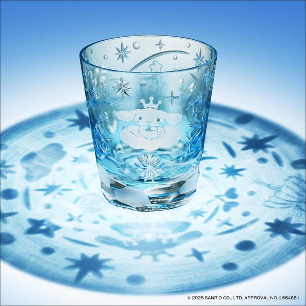 キラキラ光るシナモンが眩しい…！「サンリオ」シナモロールがデザイン