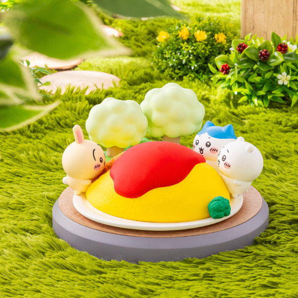 ちいかわ＆ハチワレ＆うさぎが大きなオムライスが囲む♪やさしく光る