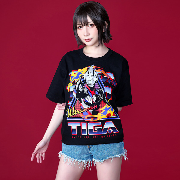 ウルトラマンティガ　円谷ストア　EXPO　フリーサイズ　ビックTシャツ　未開封 ウルトラマンティガ」ティガやイーヴィルティガを大胆デザイン！T