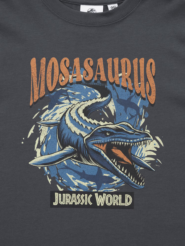 「ジュラシック・ワールド」×GUコラボ! 世界観をヴィンテージ風グラフィックでTシャツに! 人気のモササウルスも登場