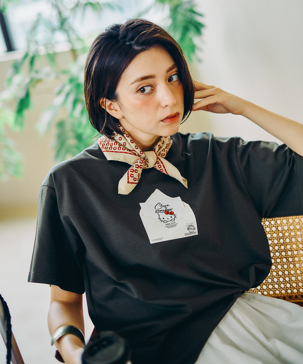 サンリオ」キティと一緒に旅気分！ 「旅する日常」テーマのTシャツや