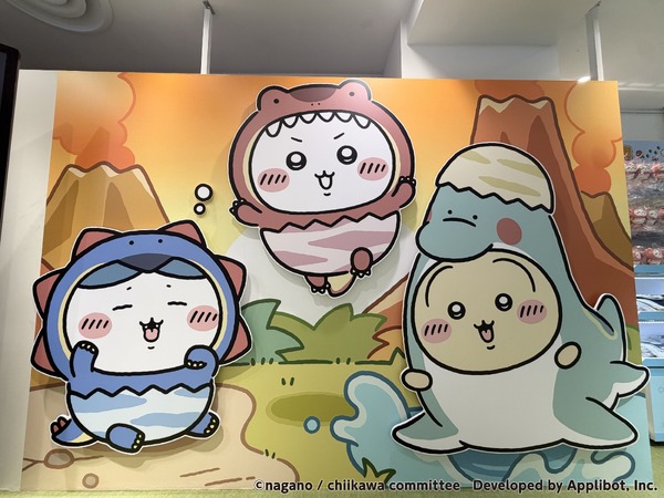 「ちいかわぽけっと」恐竜＆アリスモチーフの公式グッズ第3弾が発売！POP UP STORE初日の模様をお届け【レポ】 | アニメ！アニメ！