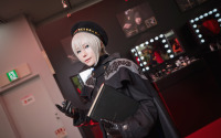 【コスプレ】人気男装レイヤー・くりゅ、“黒の魔術師”ホワイトメイクが美しい【ウルアコKATEブース】 画像