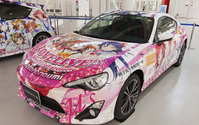 トヨタ、アニメ「ラブライブ！」販売用公式痛車を公開、2台のみの超限定 画像