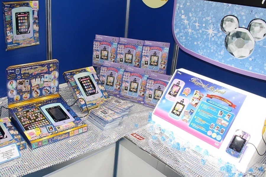 大人から子供まで楽しめるプラネタリウムやスマホトイを展示 セガトイズブース【おもちゃショー2017】