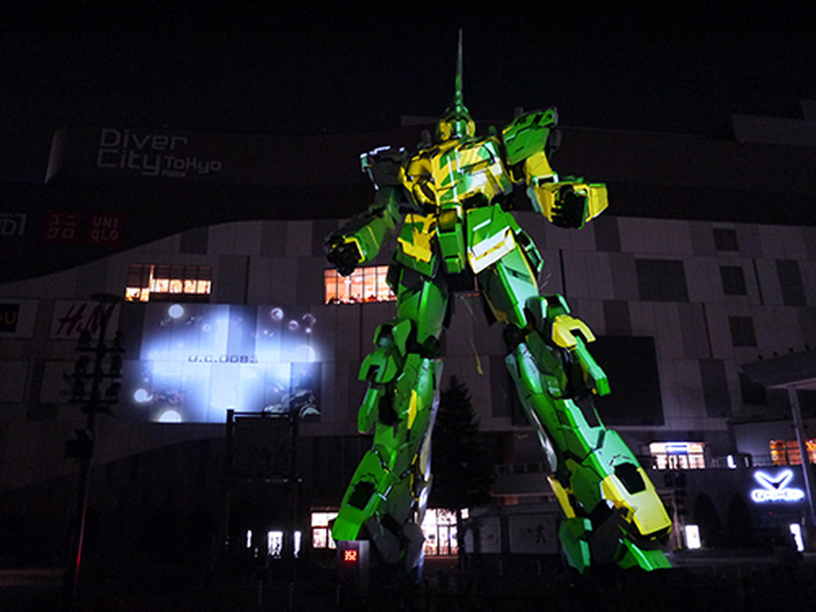 ユニコーンガンダム立像、お台場に立つ！ 演出や変型をフォトレポートでお届け（写真45枚）