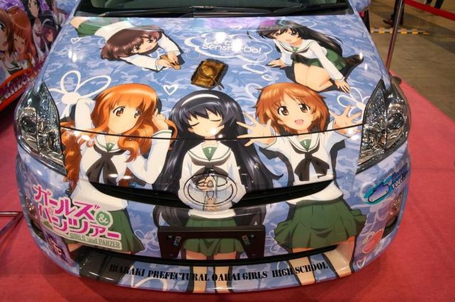 アニメコンテンツエキスポ2013に展示されたガールズ＆パンツァーの公式痛車(C)GIRLS und PANZER Projekt