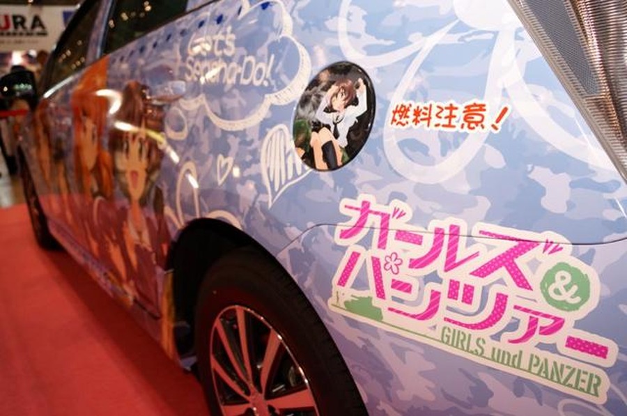 アニメコンテンツエキスポ2013に展示されたガールズ＆パンツァーの公式痛車(C)GIRLS und PANZER Projekt