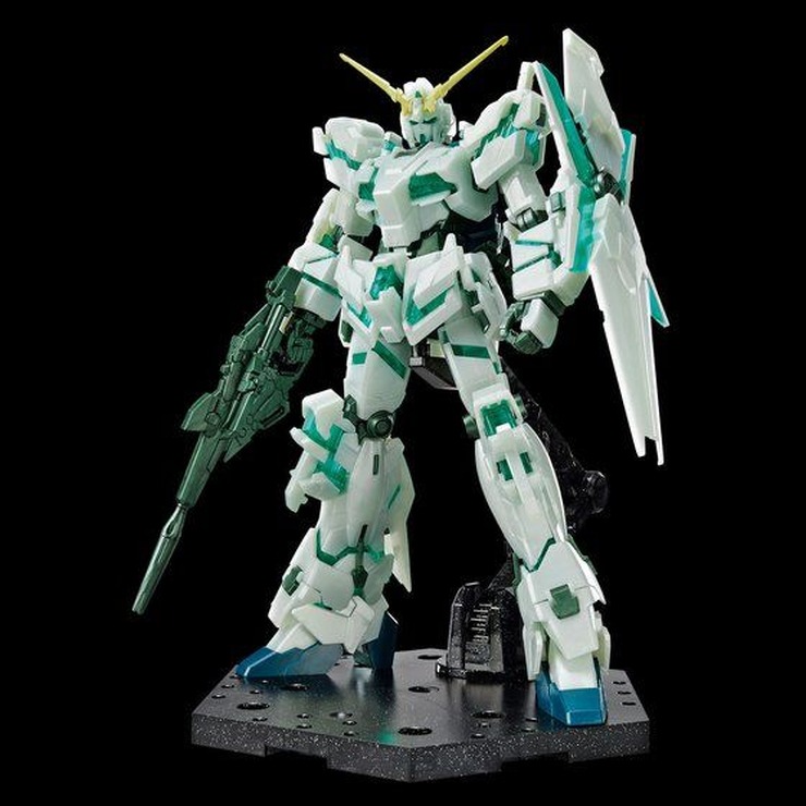 「HG 1/144 ガンダムベース限定 ユニコーンガンダム（光の結晶体）」3,240円（税込）(C)創通・サンライズ