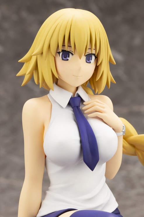 『Fate/Apocrypha』ルーラー / 12,000円 （税抜）(C)東出祐一郎・TYPE-MOON / FAPC