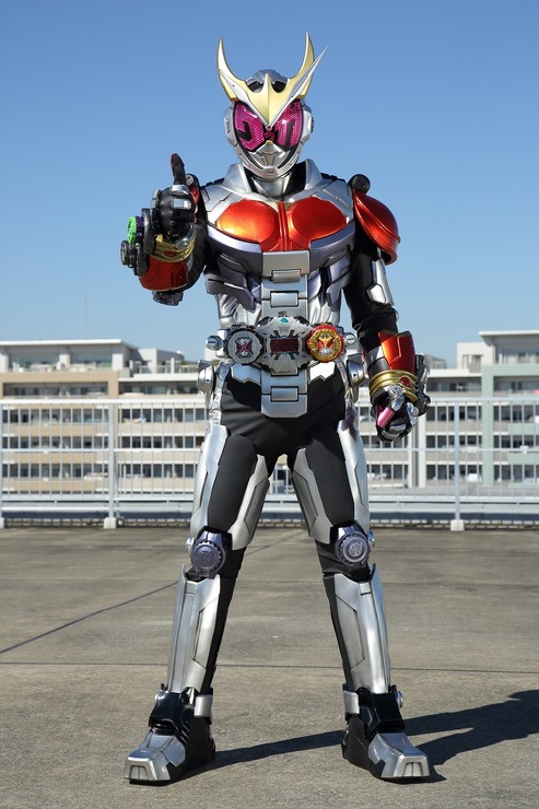 『平成仮面ライダー20作記念 仮面ライダー平成ジェネレーションズ FOREVER』クウガアーマー(C)石森プロ・テレビ朝日・ADK・東映